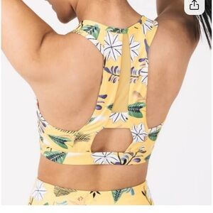 ZYIA Floral Reflective Light n Tight Mesh Sports Bra Size Large